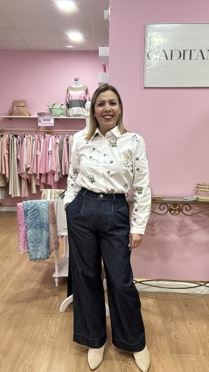 Blusa 100% algodón bordada flores